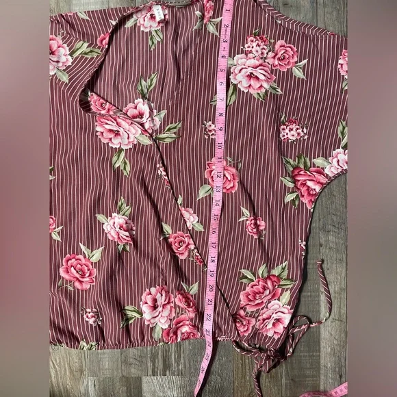 Emerald Rose Print Top - Picture 9 of 10